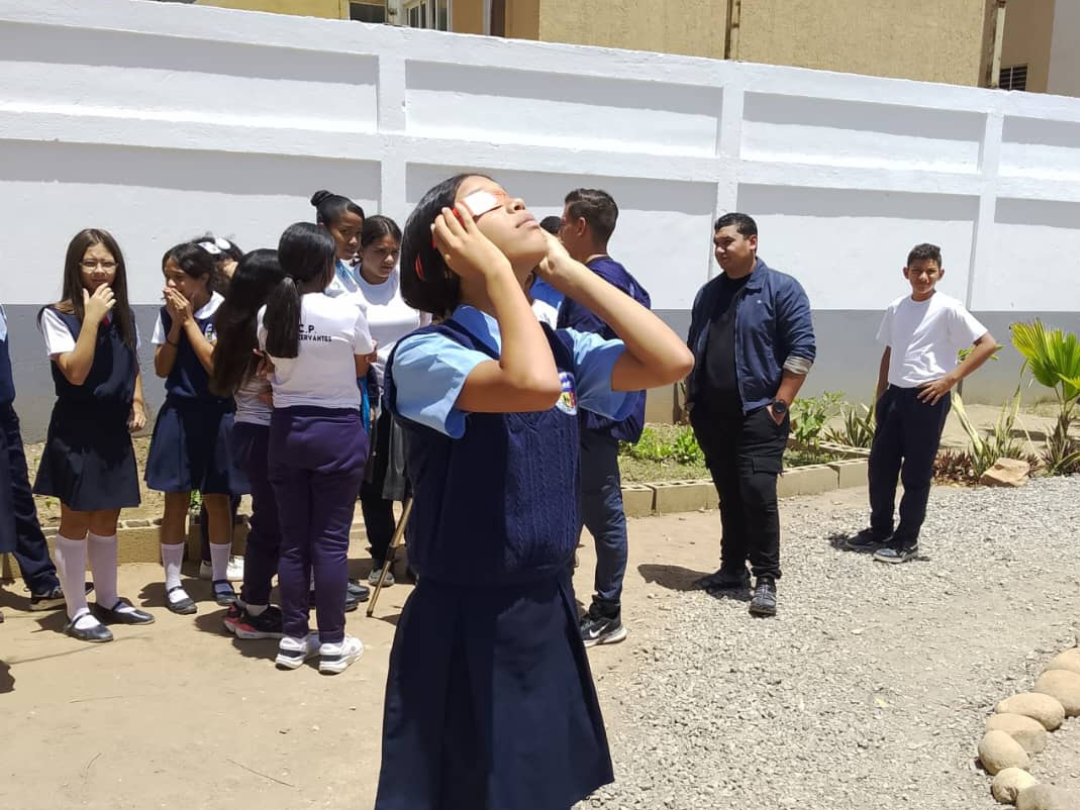Semilleros Científicos llevó a las estrellas a niños del colegio Miguel de Cervantes.
