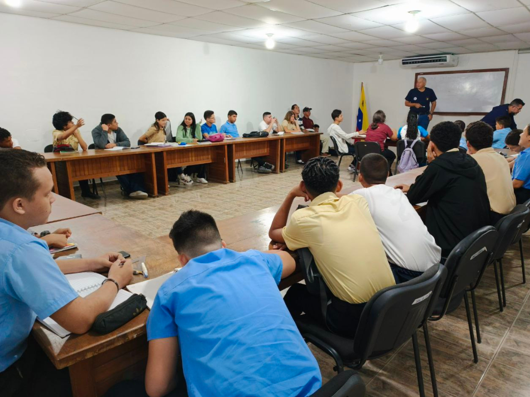 JÓVENES DE SUCRE SE ALISTAN PARA LA SEGUNDA FASE DE LAS OLIMPIADAS DE ASTRONOMÍA.