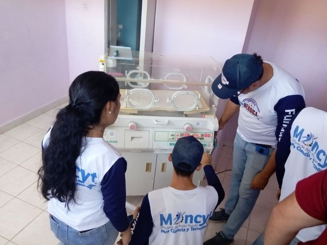 Cayapa Heroica reactiva equipos biomédicos de Unidad de Neonatología del HUAPA.