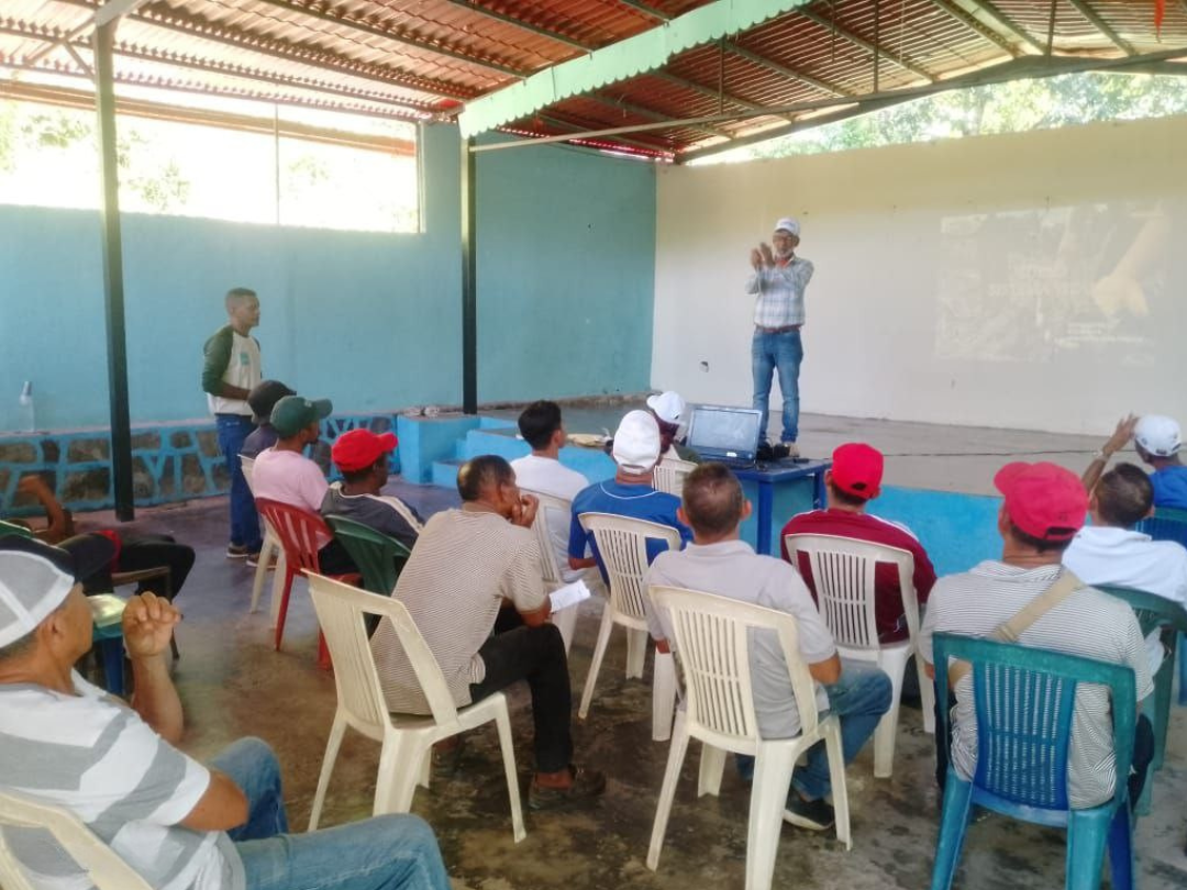 Alianza Científico-Campesina capacita en manejo del suelo a productores de Yaguaracual en Sucre