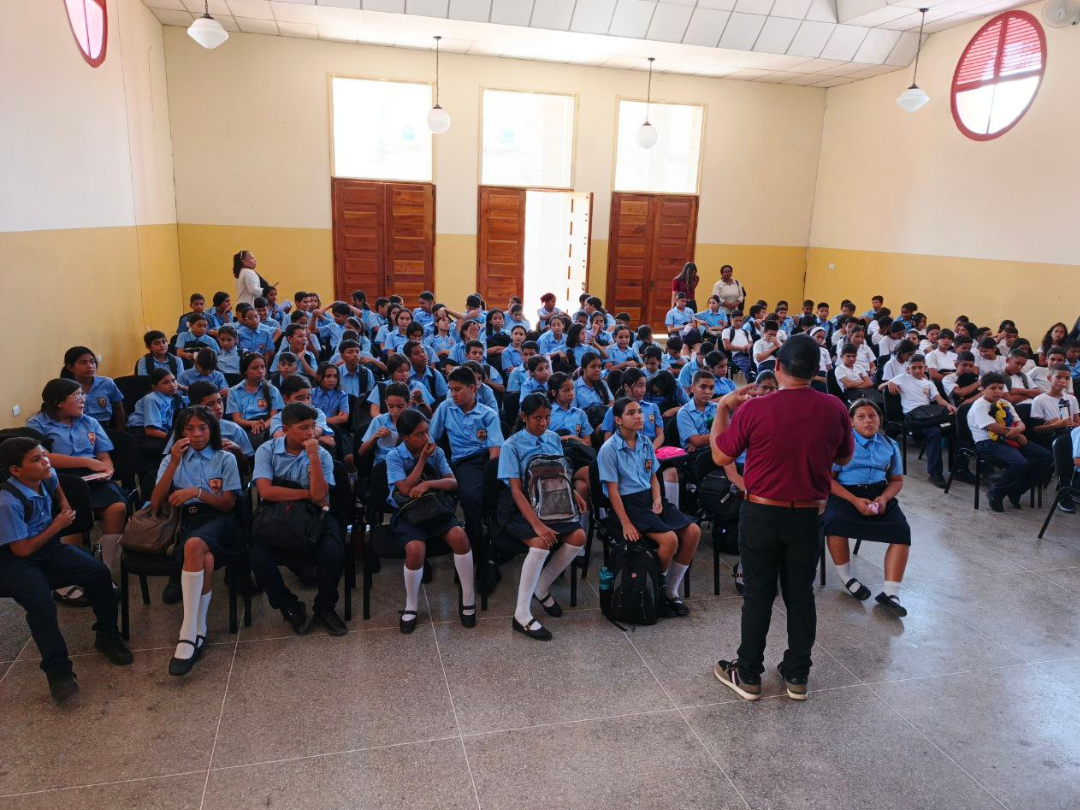 La magia de la ciencia y el conocimiento iluminó al Liceo Antonio José de Sucre
