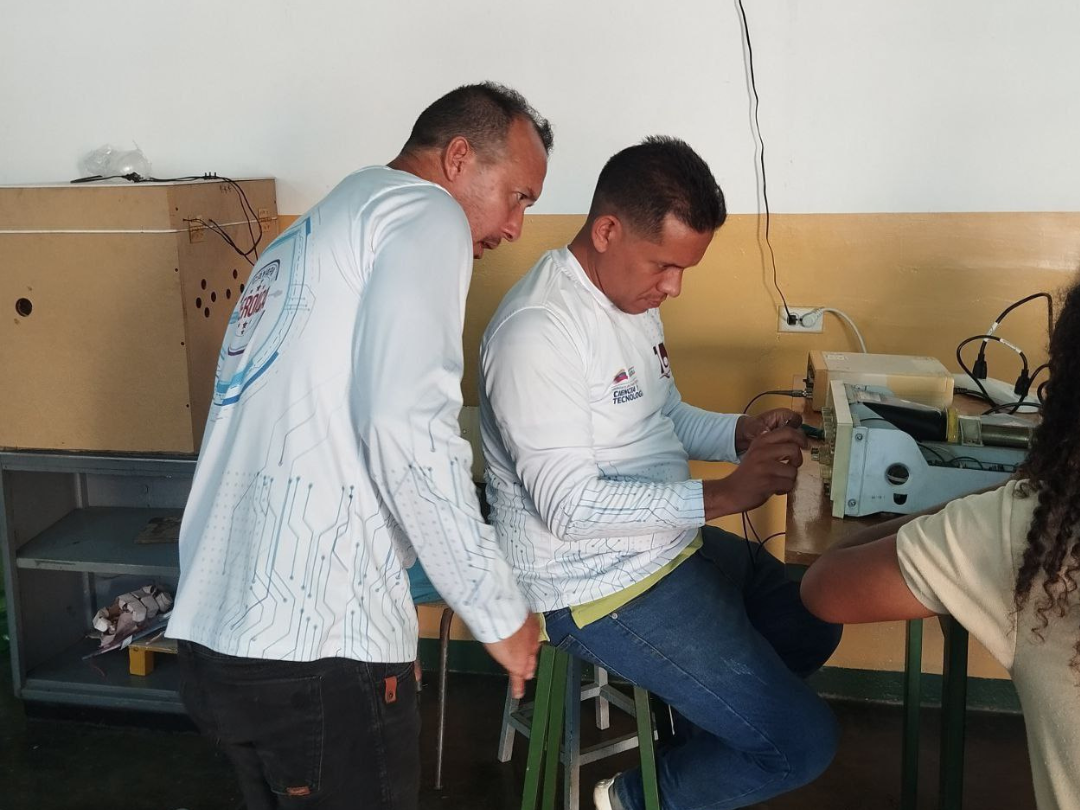 Cayapa Heroica de Fundacite Sucre fortalece la educación técnica en la U.E. Fe y Alegría San Luis de Cumaná