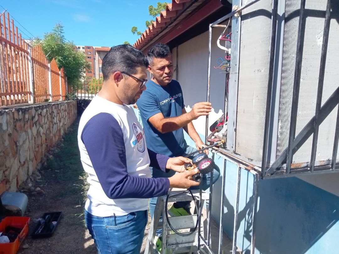 Cayapa Heroica inspecciona equipos en el Mega Infocentro Cascajal