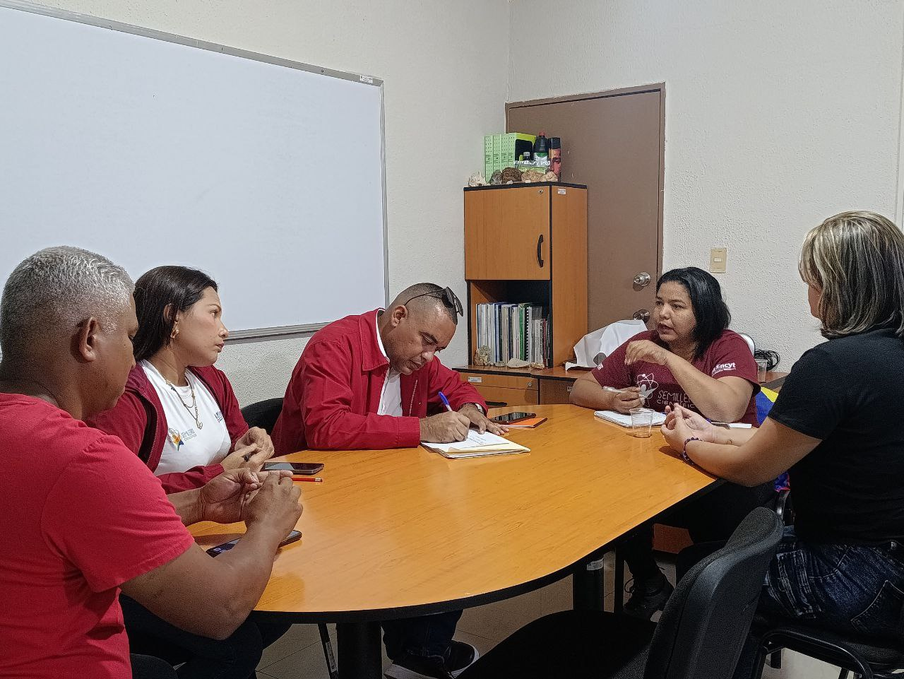 Gabinete Estadal de Gestión e Integración Territorial del estado Sucre fortalece agenda conjunta frente a la agresión imperial
