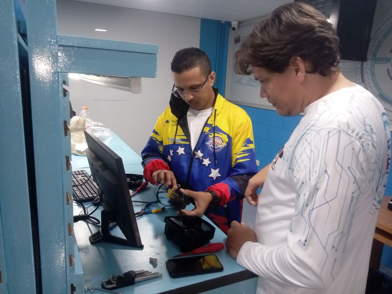 Cayapa Heroica recupera equipos médicos y tecnológicos del CPT Puerto al Madera y la UBV en el estado Sucre