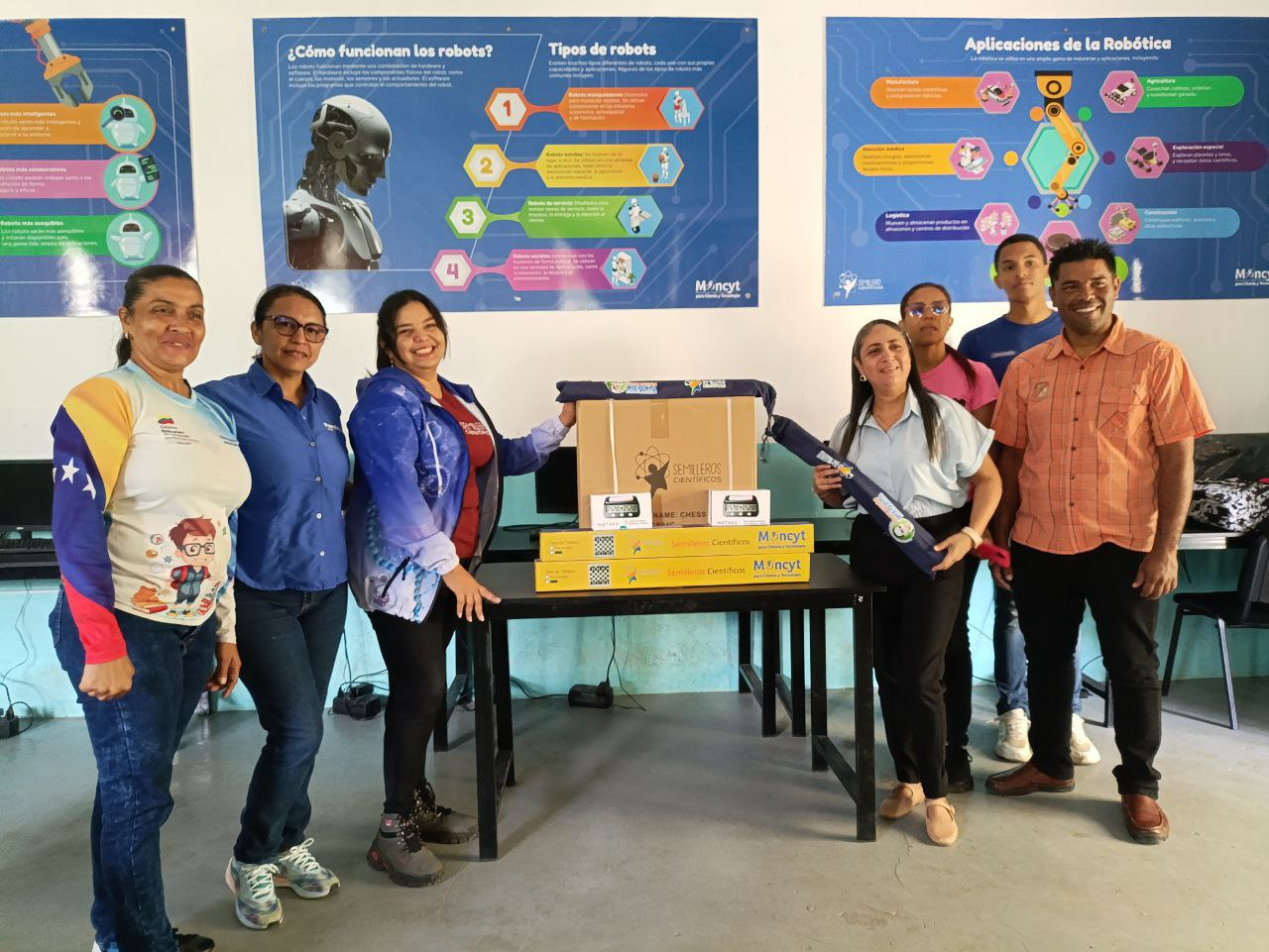 Gran Misión Ciencia entrega kits de ajedrez y telescopios Kleperianos a planteles educativos de la Península de Paria.