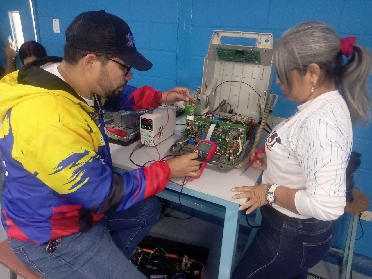 Cayapa Heroica recupera equipos médicos y tecnológicos de tres instituciones educativas y de salud del estado Sucre