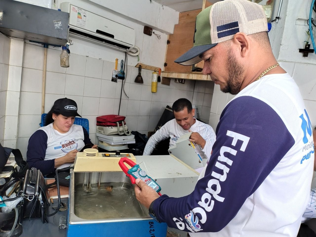 Cayapa Heroica recupera equipos médicos esenciales en el Ambulatorio La Llanada